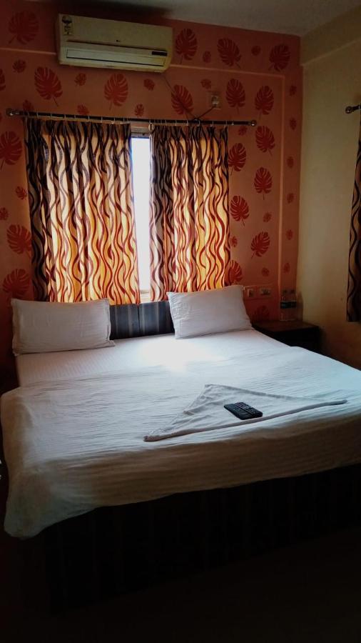 The Tavern Orchid Hotel Колката Екстериор снимка