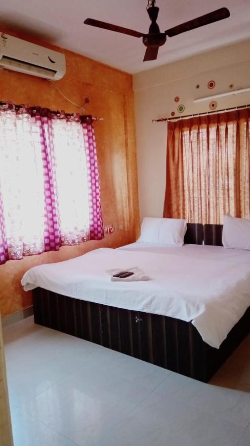 The Tavern Orchid Hotel Колката Екстериор снимка