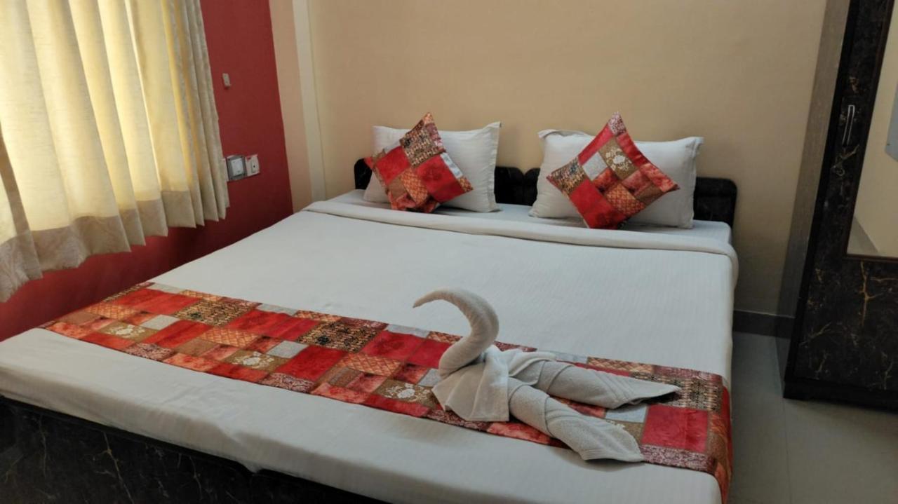 The Tavern Orchid Hotel Колката Екстериор снимка